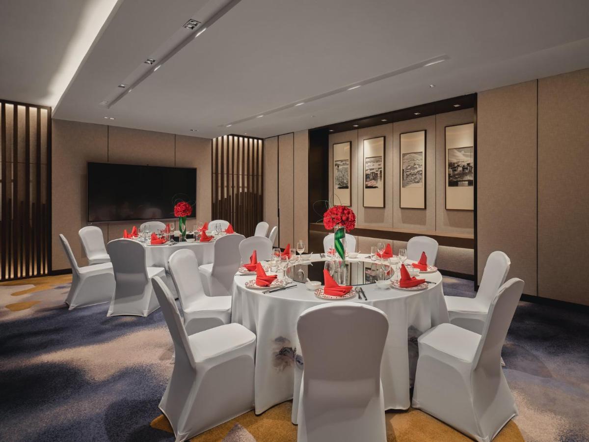 Hualuxe Kunshan Huaqiao By Ihg - F1 Racing Preferred Hotel Exterior foto